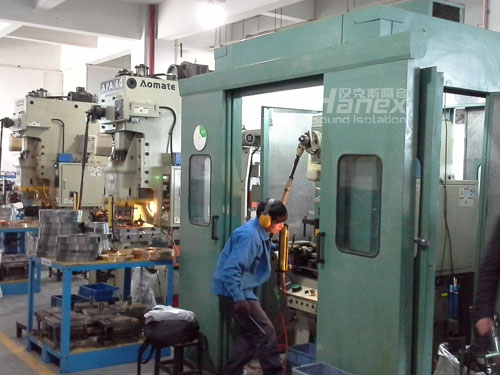 沖床噪音大如何解決？推薦安裝沖床隔聲罩