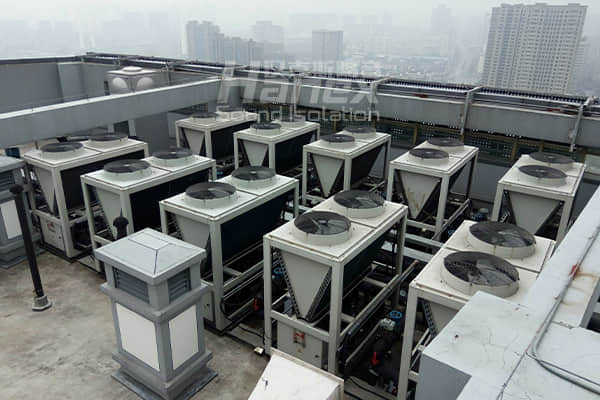 海寧某醫(yī)院屋頂空調(diào)風(fēng)冷熱泵機組減振降噪項目案例